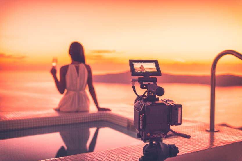 Influencer marketing hoteleknek – Hirdess a vendégeiddel